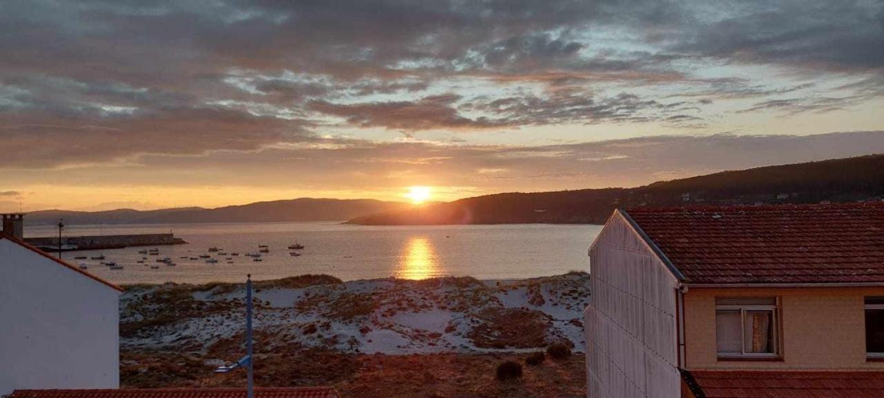 Apartamento Xanela o Mar Laxe Esterno foto